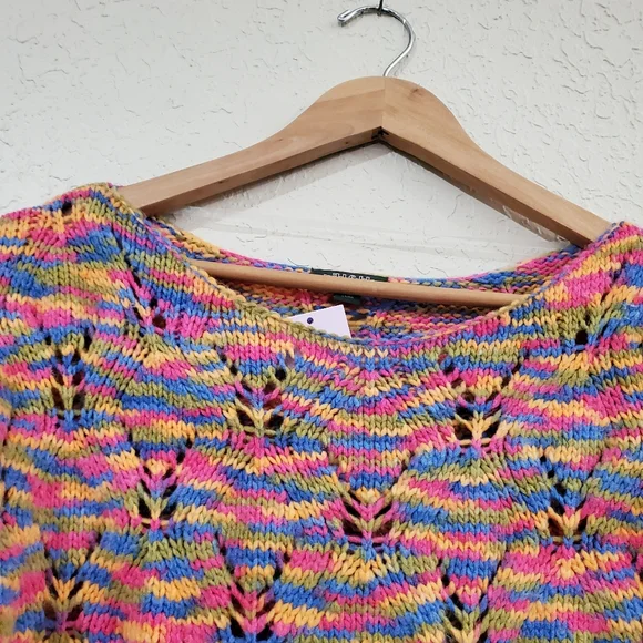 NWT Wild Fable Knit Colorful Cropped Sweater Med - Picture 4 of 9